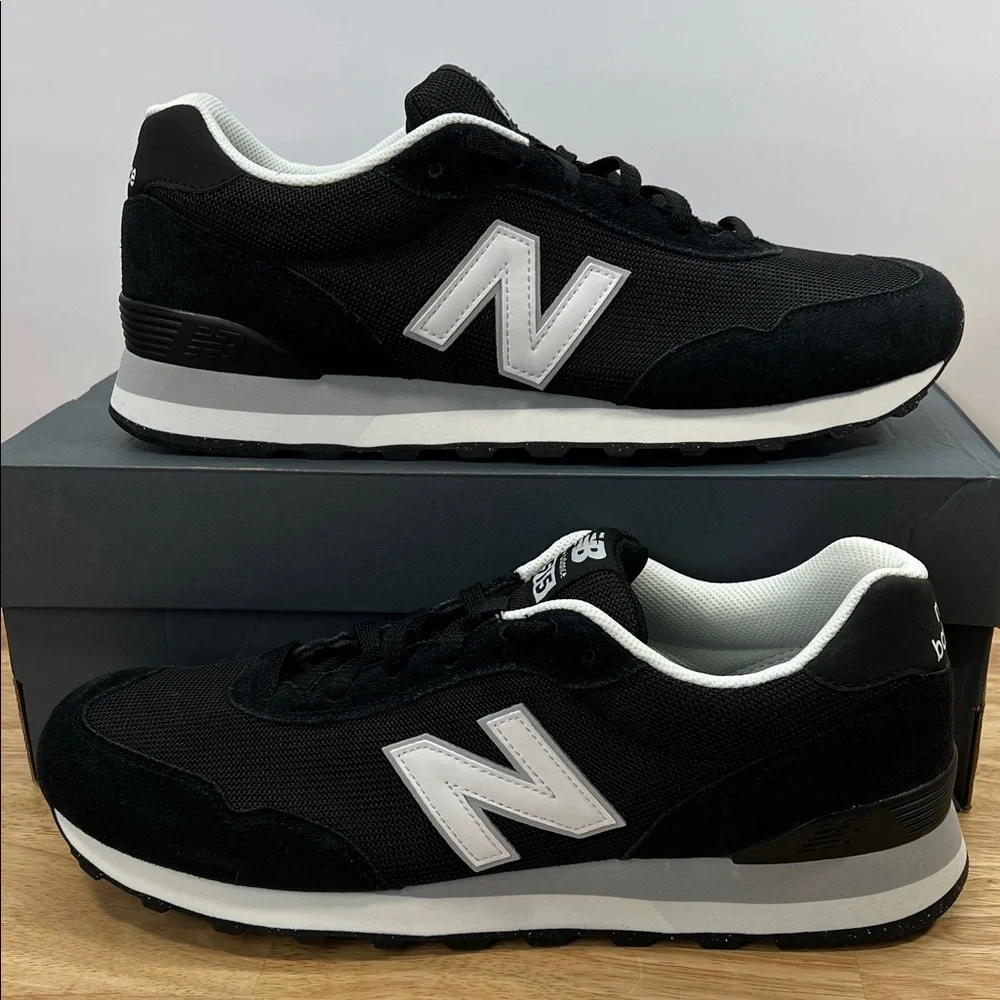 NEW New Balance Men's 13 Classics Black and‎ White Sneakers